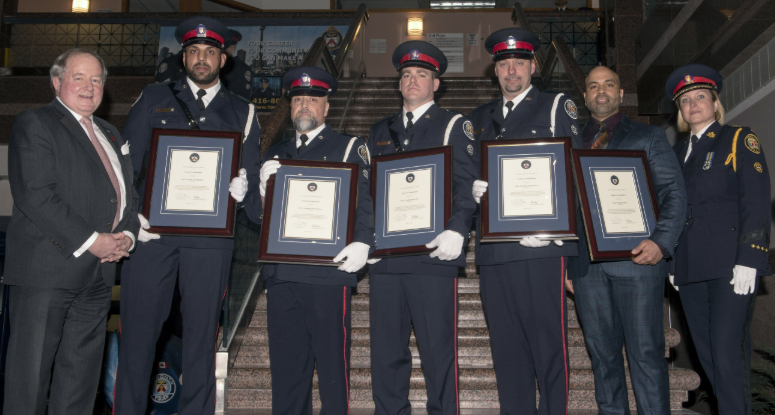 TacticalMedical's tweet image. .@TPS22Div #police were recognized for their use of trauma kits. "We're #firstresponders &amp;amp; often #firstonscene.. Gone are the days when cops would wait for an ambulance." @torontodotcom #lawenforcement #traumakit #bleedingcontrol #tourniquet #casualtycare #tccc #tecc #tems