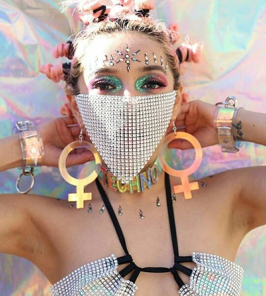 FunkOnFashion's tweet photo. โจ Code sparkle30 for 30% off all CREATIVE Packs today ONLY!Face Mask and Top from the crystal queens @shopbglittz -
Photo @urban_letche
Earrings @animalhair
Muse @cosmicdaughter
Face gems @funkonfashion
.
.
#facegems #facecrystals #festivalsparkle https://t.co/Ic5uCipQ3Y
