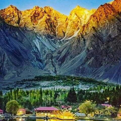 Muhamma35291463's tweet photo. قدرتی مناظر دیکھنے کے لئے گلگت بلتستان آنے والے ملکی و غیر ملکی سیاحو ں کو   خوش آمدید کہتے ہیں.
@ePakistanToday 
#4xploreWellcome #Gilgitbaltistan
#Pakistan #mountains https://t.co/ia5WkRQzKd