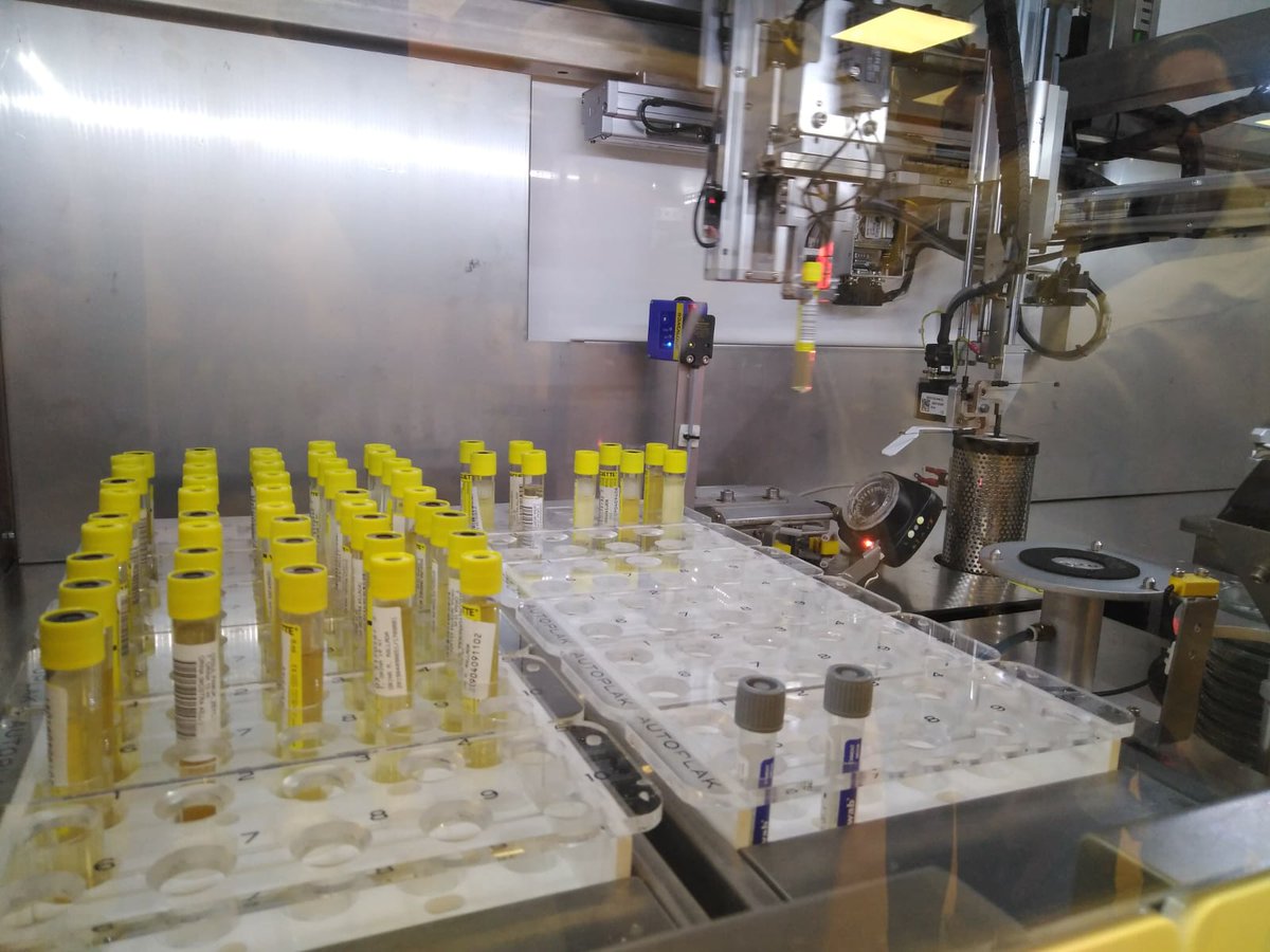 avaricelaos's tweet photo. Avui hem visitat el Laboratori de Referència de Catalunya, aquí us deixem unes fotografies que hem fet! #LAB1820 #LaNovaFP #JEClot @JesuitesFP @200LabFP https://t.co/jBeAKIypKi