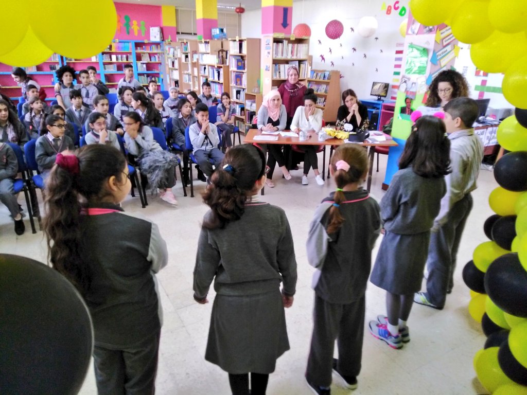 AhmedFakkih's tweet photo. أقام قسم اللغة الإنجليزية مسابقة لجميع الصفوف #spelling_bee
بإجراء مسابقة التهجئة للطلاب لما لها من أثر عظيم ومن فوائدها حفظ أكبر قدر ممكن من الكلمات غيبًا في لفظ الكلمة والمعنى، زيادة حصيلة الثروة اللغوية، تطور مهارة الكتابة والإملاء.
#Grade_5
#Competition
@MakAishaSchool https://t.co/8NTNM5IdfC