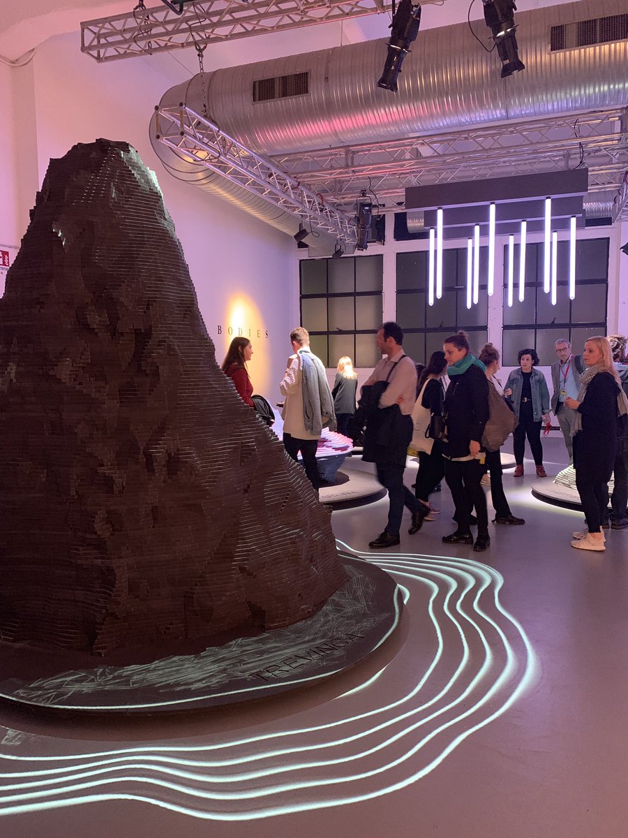 GrupoFinsa's tweet image. ¡Seguimos recibiendo visitas en nuestro espacio de SuperStudio Piu! Estaremos hasta el día 14 en Tortona, 27 con @enormestudio y @vitaminarte_com 

#AstralBodiesByFinsa #mdw19 #Fuorisalone19