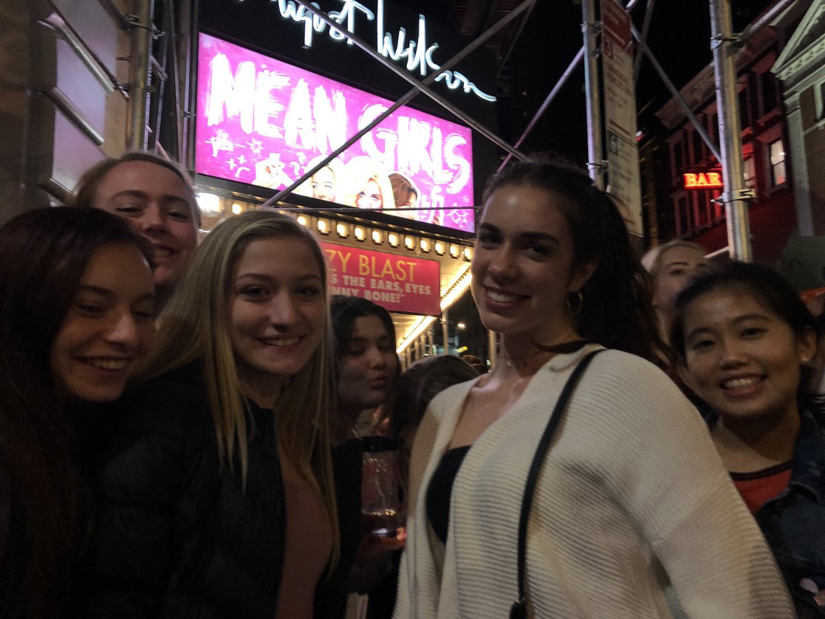 jenntravis's tweet photo. You might say I’m crazy to hang with 99 high schoolers in #Manhattan, but you don’t know these amazing kids! #respectful #polite #talented #PERSISTENT #luckyteacher @ThePantherCreek @PC_Dance @PCHSDANCECO @PCHSChorus https://t.co/05DGmir0im