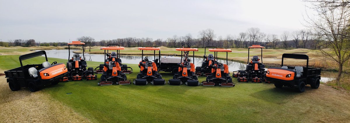 ChrisYoungc3's tweet photo. New equipment fleet for a new golf season @GaylordSprings  @JacobsenTurf @Ladds1963 @ChadwithLadds https://t.co/vJI7I1U6Yg