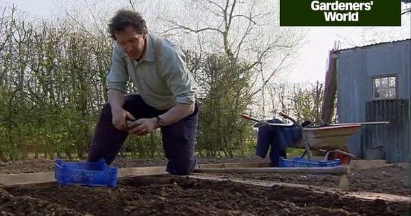 GWmag's tweet photo. Have you got your spuds in yet? Here, @TheMontyDon demonstrates how to plant them: https://t.co/9t5GVspOlB https://t.co/rwC0xifgvh