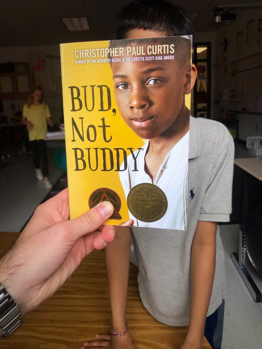 JosephVPhil's tweet photo. Celebrating National Book Week! #BookFace #CREyr5 @CardinalRidgeES #LCPSLibrary https://t.co/NAAFDAY74C