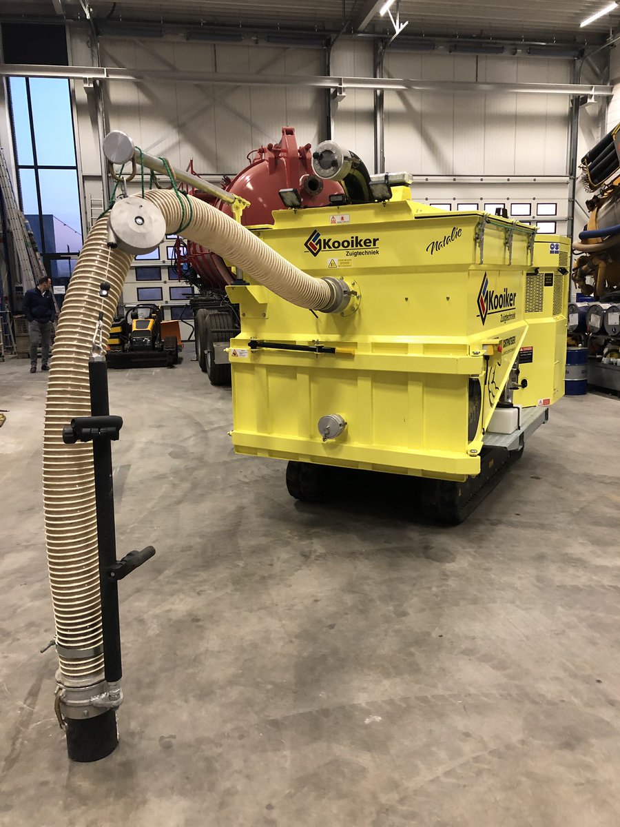 Rondleiding bij <a href="/KooikerZuigtech/">Kooiker Zuigtechniek</a>: mooi materiaal en perfecte huisvesting! Groep van bedrijven waar Staphorst trots op kan zijn!