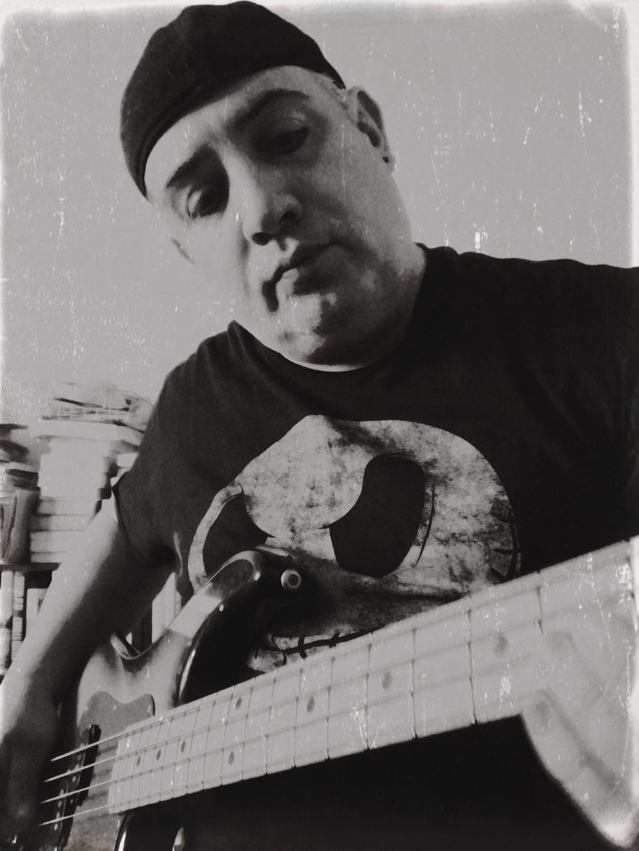 flesz's tweet photo. Laying #bassguitar tracks #recordingstudio for the new #FLESZ project #redstars #indierock #soundtrack #localmusic #gothwave #musicvideo #collegeradio #newmusic https://t.co/UIzguydSwh