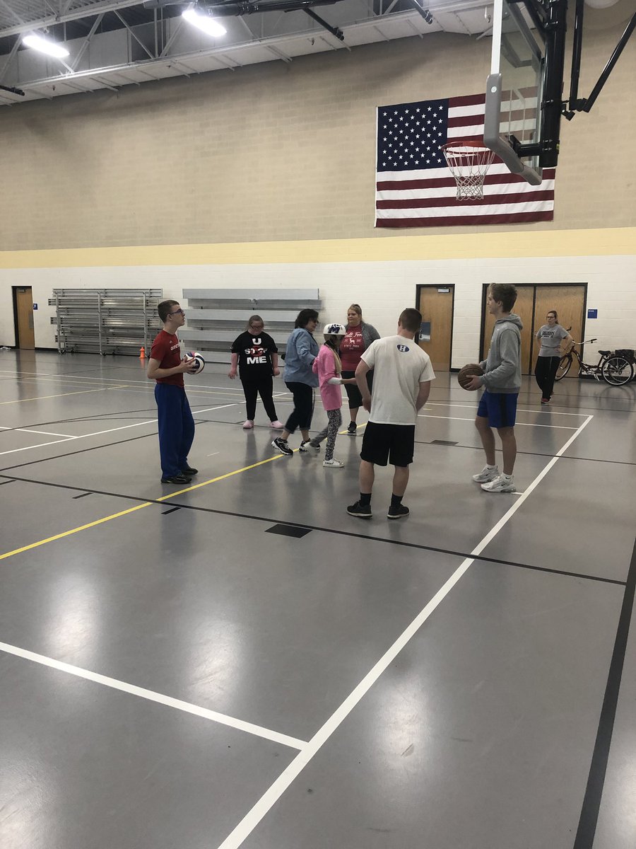Had an awesome time this morning with friends from <a href="/memorial_ms/">Memorial M.S.</a> ! Thanks to <a href="/HBHSathletics/">Hilliard Bradley Athletics</a> for the opportunity!