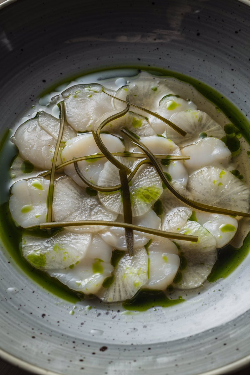 Know any good and decent chefs looking to work with a great team? Tell them #ELYWINESTORE #Maynooth is hiring. Be part of the ELY story. Sous &amp; Chef de Partie positions. Email  elymaynooth@elywinebar.com Learn &amp; Grow