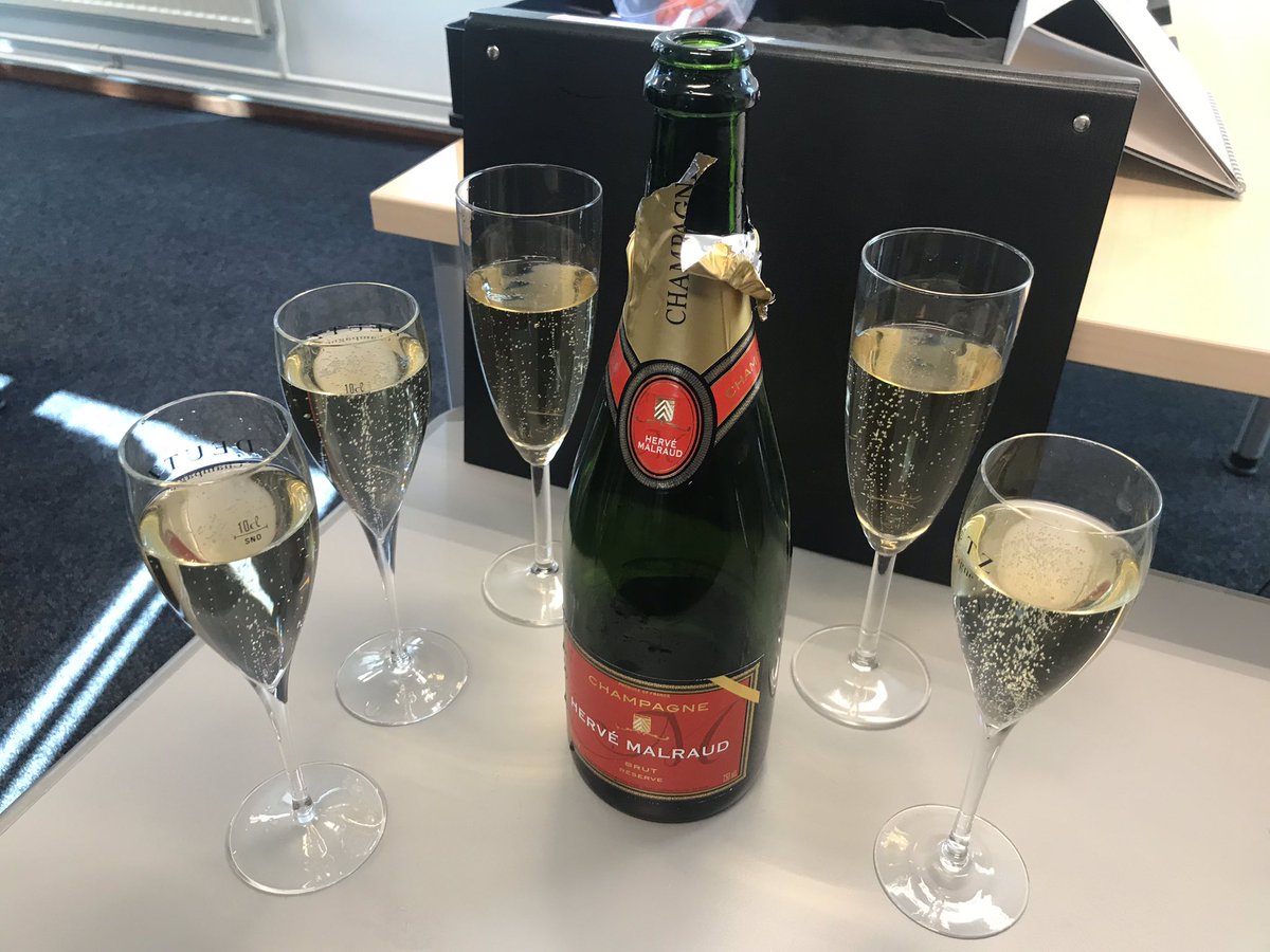 i4Sales's tweet photo. Proosten met het @i4Sales team op een mooie opdracht #leadgeneratie #ict #marketing #sales #leads #toppers #leukstebedrijfvannederland https://t.co/lrMguhG4ka