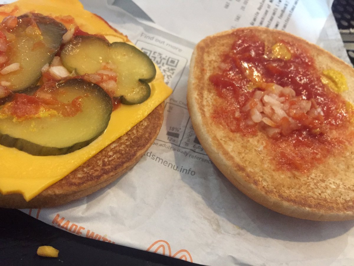 allyjayhx's tweet photo. @McDonaldsUK WHAT THE ACTUAL FUCK DO YOU CALL THIS SHIT?! #WHERESTHEFUCKINGBURGER 
Is this the veggie option or..? #PREGNANTandFUMING https://t.co/BWOusjtrmO