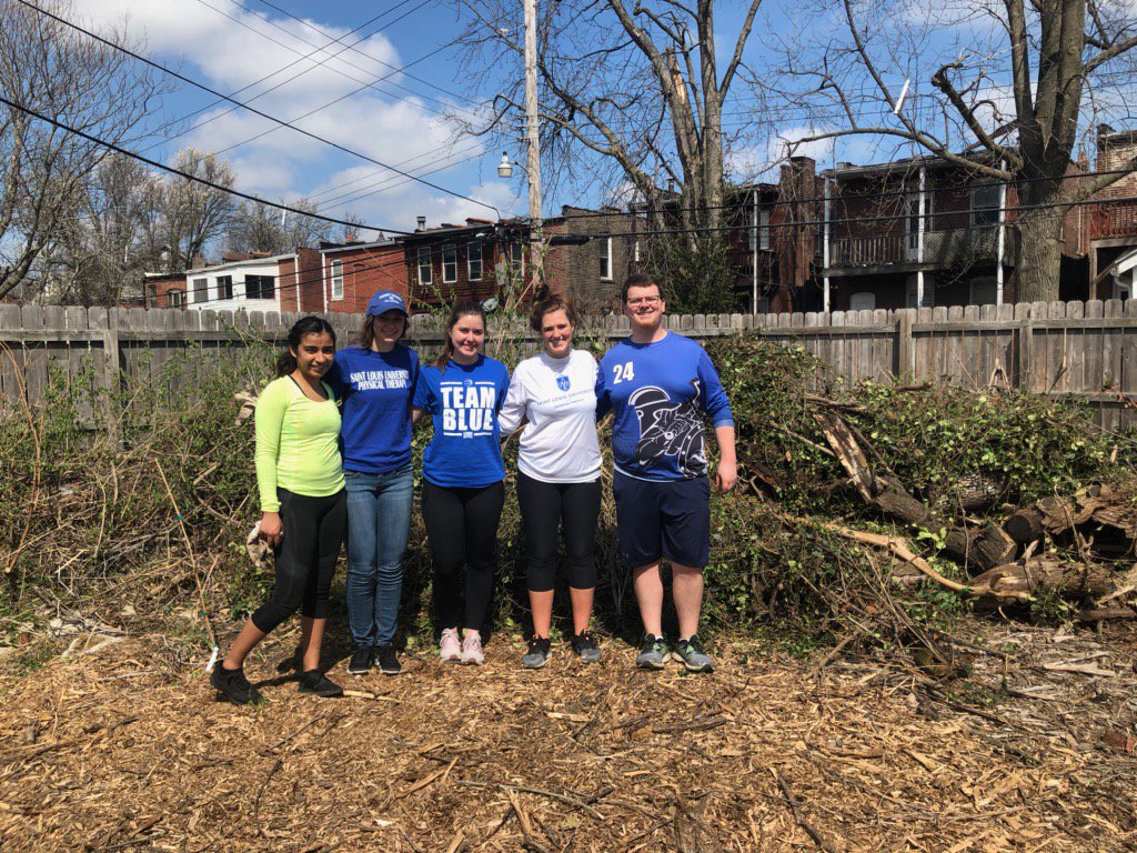 PtsaSlu's tweet photo. This past Saturday at Showers of Service we had the opportunity to work with other volunteers of Gateway Greening which created a sense of community in this St. Louis neighborhood. We would like to thank everyone who volunteered with us &amp; hope you had a great time! @SLU_PT https://t.co/oPXK6RjJtR