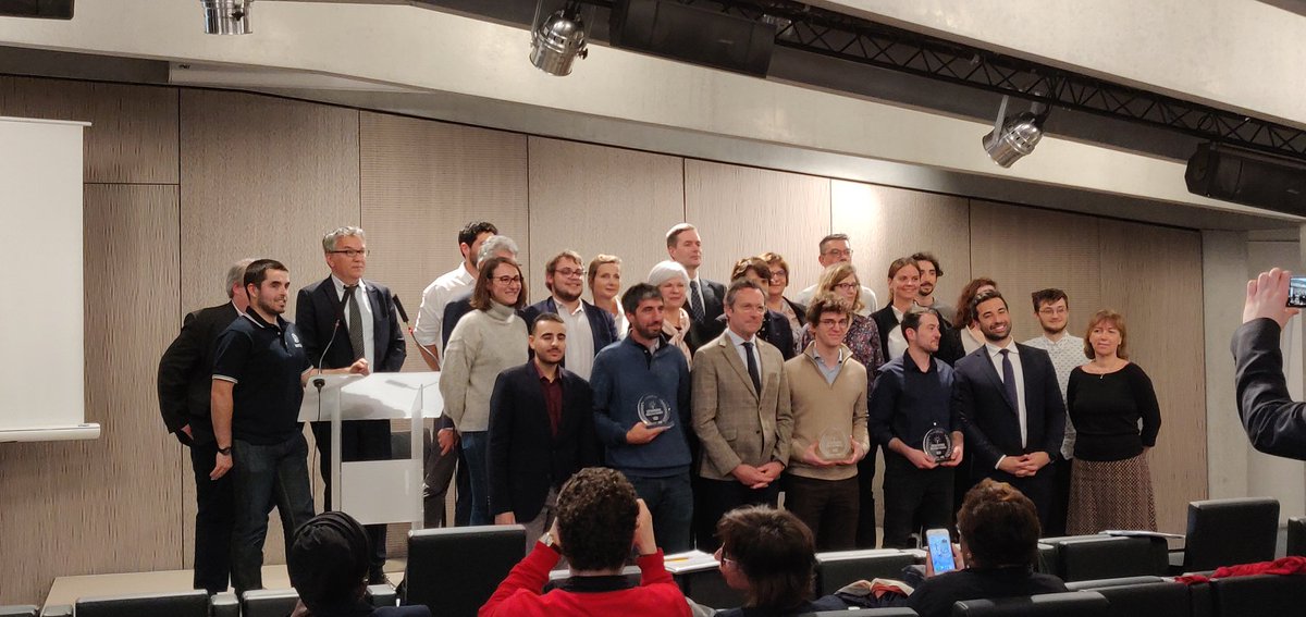 CoHomly's tweet photo. Aujourd'hui nous avons participé à l'événement entreprendre pour la vie étudiante de L' @AVUF_officiel et la @CPUniversite nous sommes très fiers d'avoir été sélectionnés parmi 62 projets 😁👍 !! https://t.co/9F2585hdLh