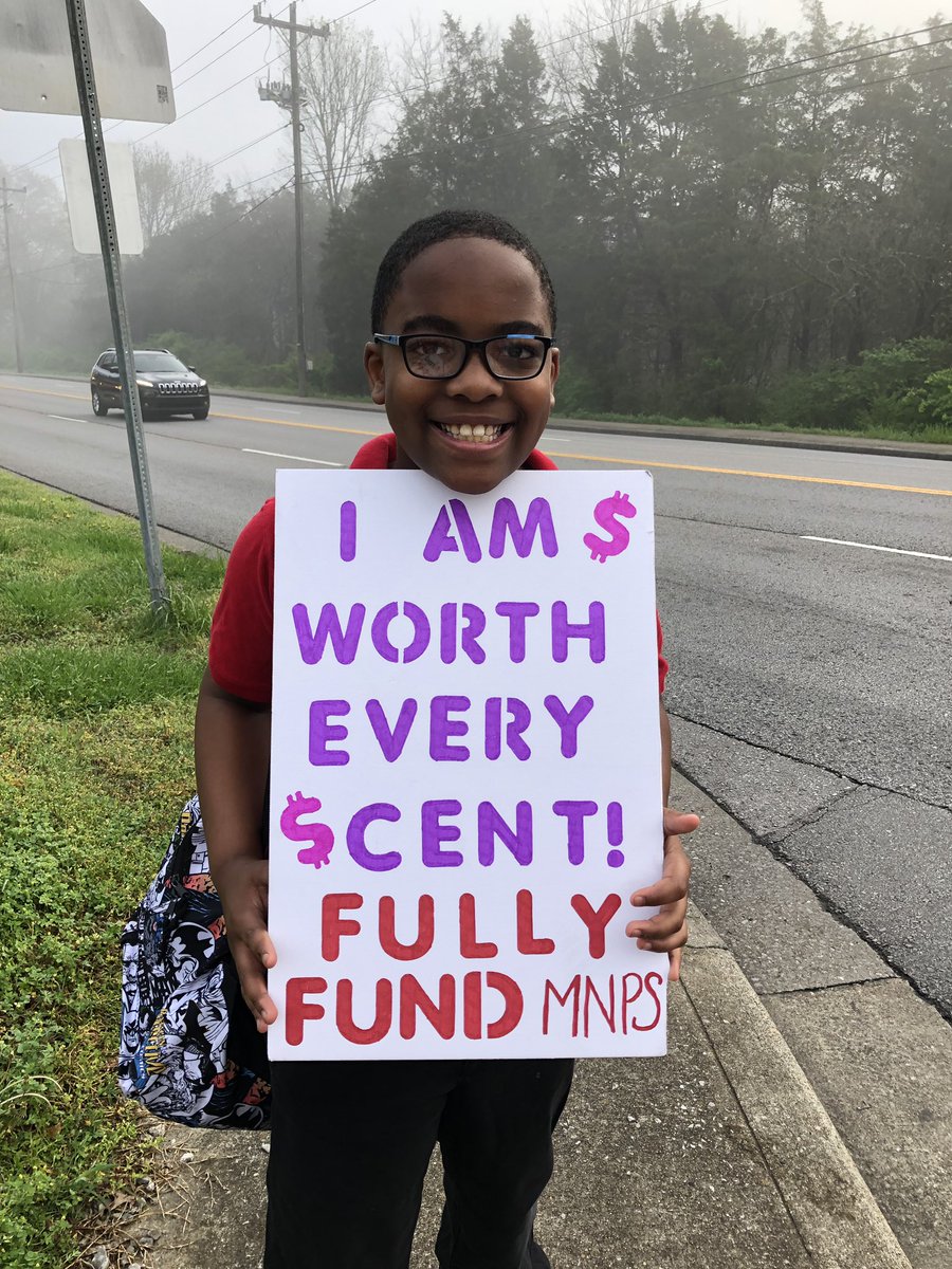 GrimesJoni's tweet photo. Tulip Grove walk-in this morning - Amazing support from administrators, teachers, parents, and students to advocate for fully funding MNPS! #Red4EdNash @MayorBriley @MetroSchools @TulipGroveES @Stevegfg https://t.co/wetHHoZxoP