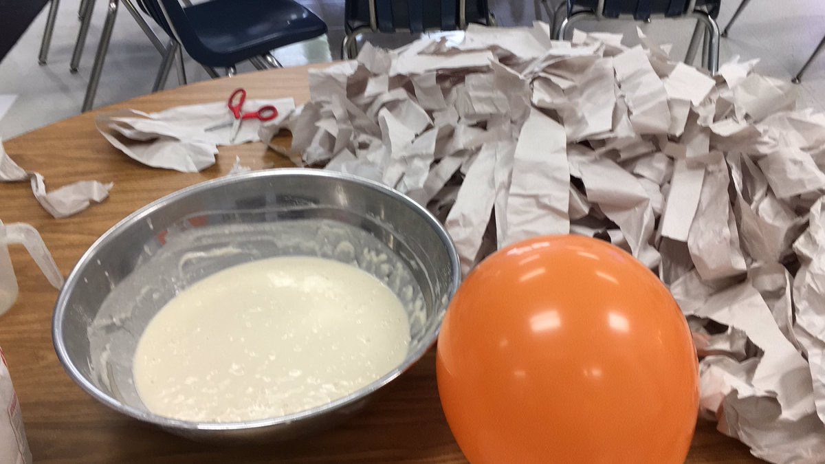 lynnearlyteach's tweet photo. Before shot getting ready to make her own model of the globe @mimosatag @MimosaManatee @FCSTAG https://t.co/d6M4B1zAcM
