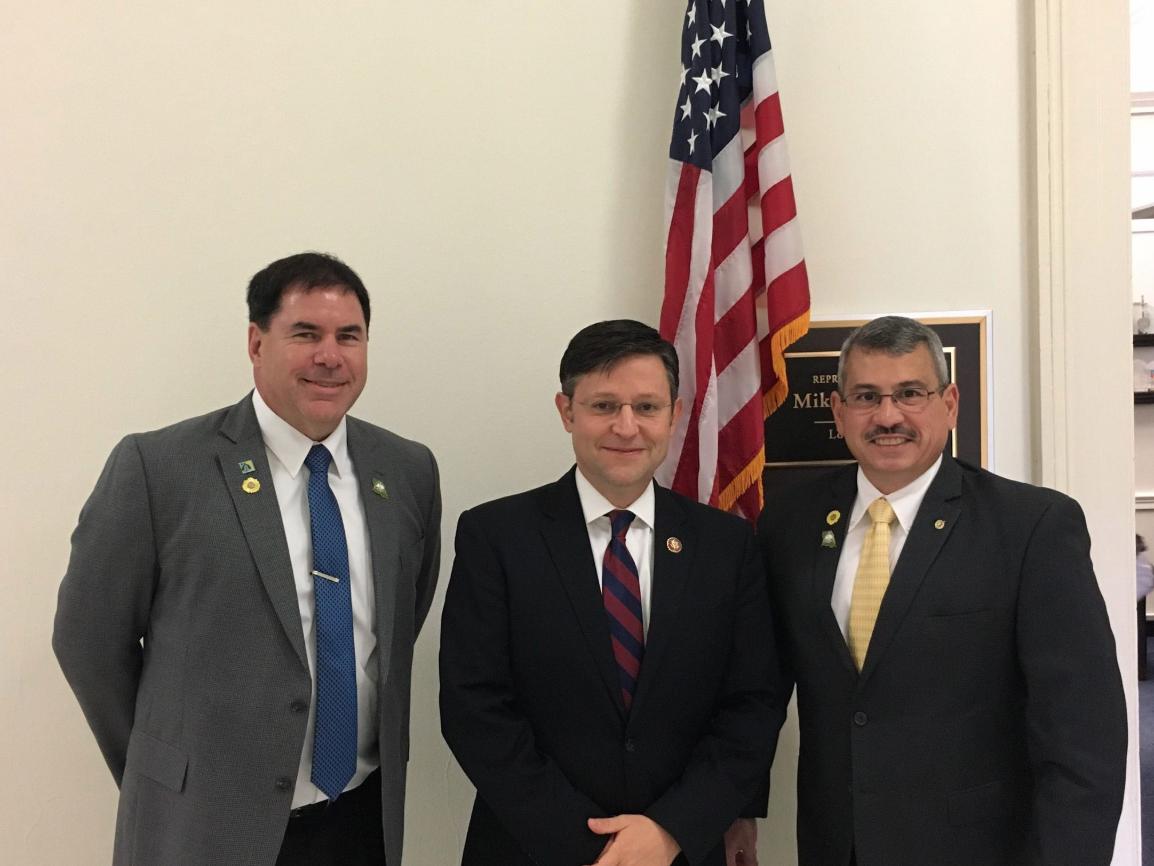 aarc_tweets's tweet photo. It’s finally Hill Day! 🏛️ 
 
Over 130 respiratory therapists are in Washington DC today to lobby for critical issues that affect respiratory care. #aarclobby #breathingmatters

Help support them by joining our Virtual Lobby Campaign ➡️  https://t.co/wVYN6VK3ZY https://t.co/2fJIsmtoA3