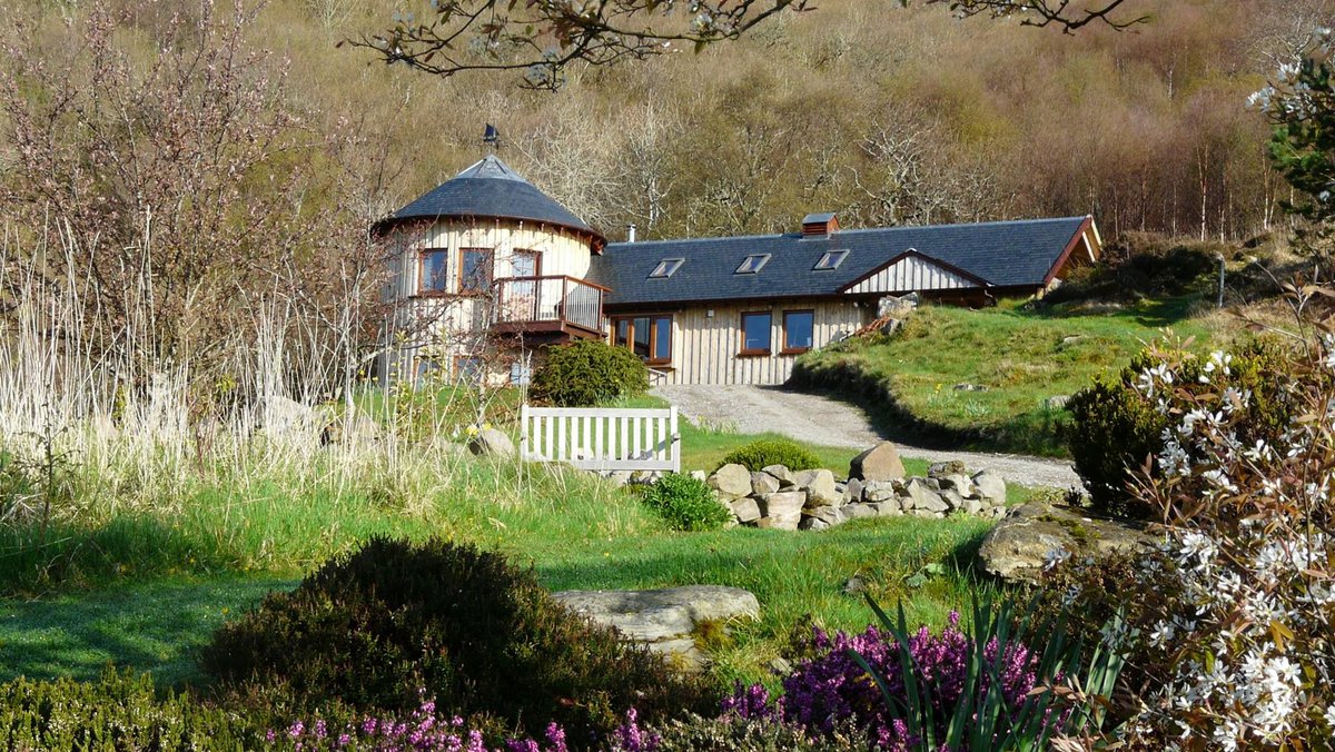 The Holiday Cottages tweet media