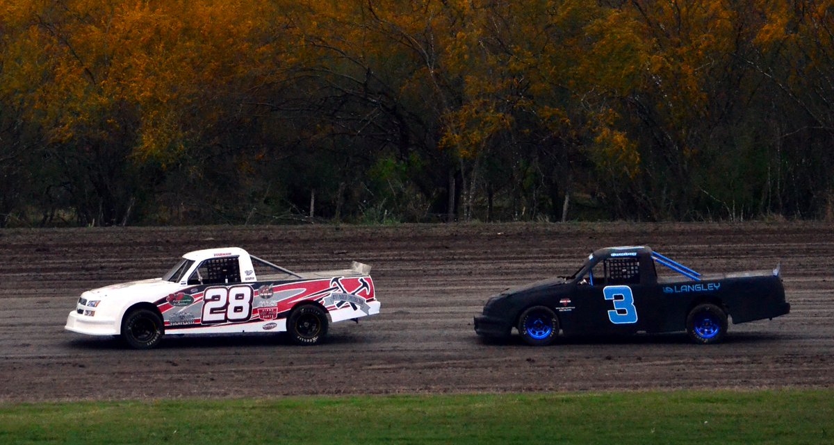 LOAD 'EM UP, BOYS: It's almost time to get back on track with the Ford and Chevy trucks <a href="/i37Speedway/">I-37 Speedway</a>! Event preview for Race No. 2 now posted: lonestarspeedzone.com/topic/78066-te…