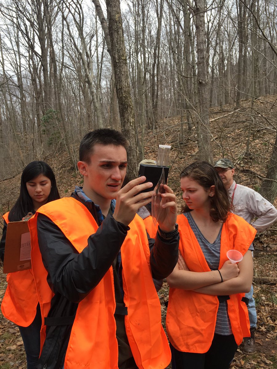 zanolith's tweet photo. ⁦@TeenShaleNet⁩ evaluates the #WaterQuality of #WallaceRun using hand-held monitors and colorimetric analyses in their #StreamWaterTestKits from ⁦@HachCompany⁩.  #MondayInTheField #OrphanedAndAbandonedWells #StateGameLandsNumber103 ⁦@SSHCZO⁩ ⁦ https://t.co/e7Bx7jXpdS