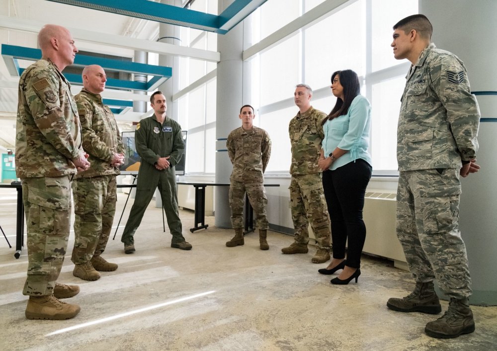 usairforce's tweet photo. #PhoenixSpark is empowering #Airmen to develop ideas to support the warfighter at home station or downrange. #DoverAFB is one of 40 bases leading the pack with their innovation lab. https://t.co/xbgFIqmvJq https://t.co/amgrNeBRU6