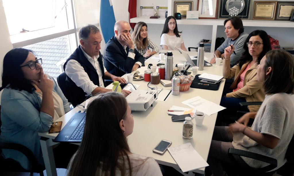 CordobaCluster's tweet photo. #BuenMartes reunidos en la #ComisionFormacion trabajando en temas de #capacitación #111mil #DiploDatos estímulo #vocaciones #Escuelas. Potenciando el capital humano para el Sector TIC. https://t.co/LHSUeegXxV