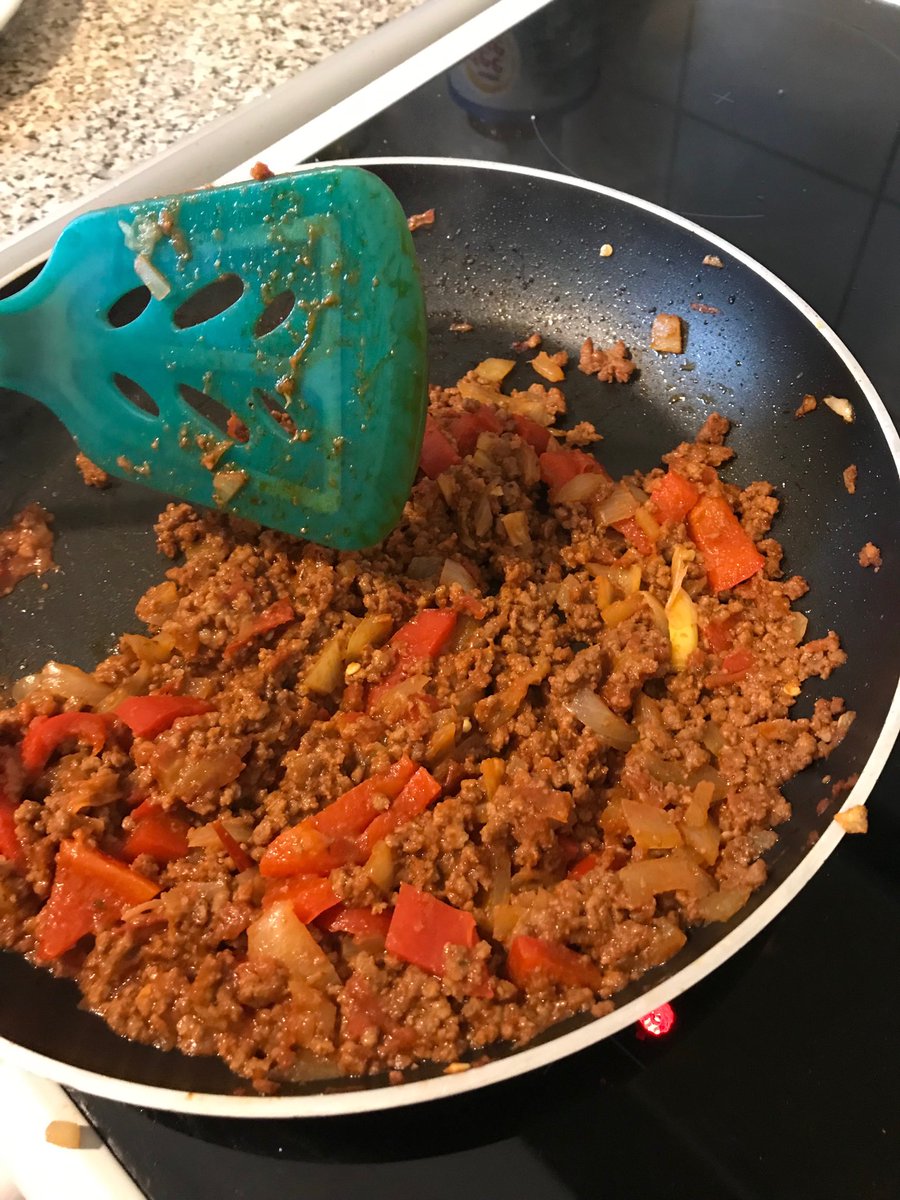 butterflylilly9's tweet photo. Another great cooking group with @AimeeAC1 where #HealthyEating #Wellbeing #Recovery are at the core of our #OTinterventions. #HillingdonOT ⁦⁩ https://t.co/nHm6R29Ify