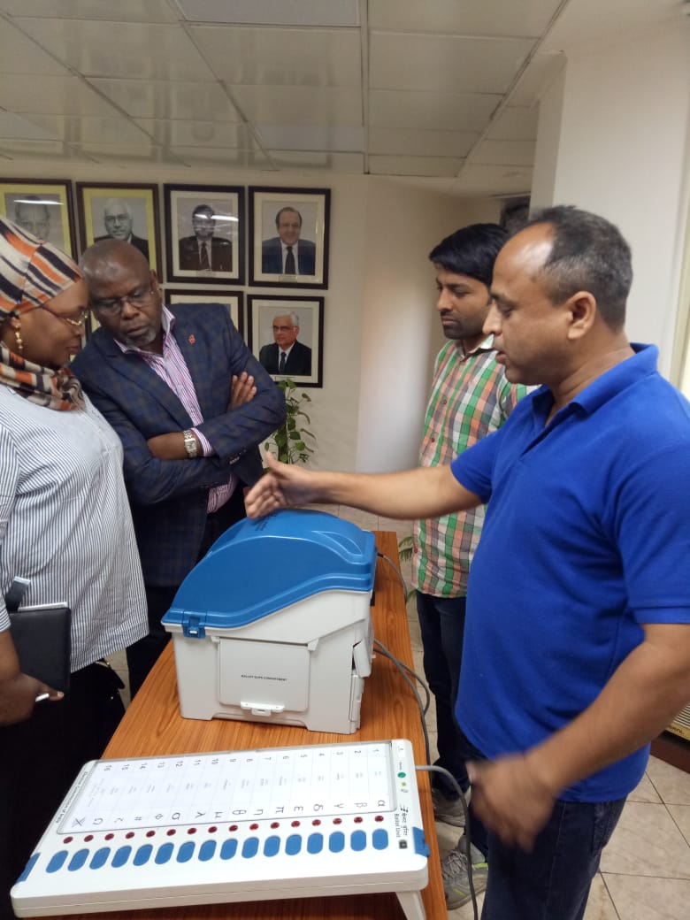 ECIIIIDEM's tweet photo. #EVP – Election Visitor Programme - Day02. Delegation from Electoral Commission of Uganda visit to Election Commission of India for demonstration of EVM/VVPAT. https://t.co/UmSiD2efsI