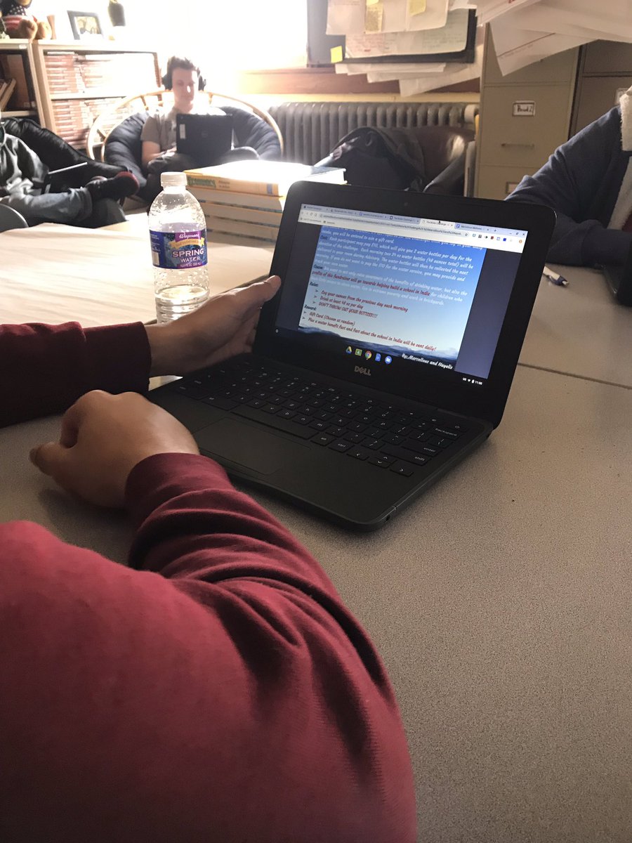 yelena585's tweet photo. Ss creating a water challenge survey promoting healthy living @IATHS @RCSDNYS #rcsdtechx https://t.co/5KSU2eyTu9
