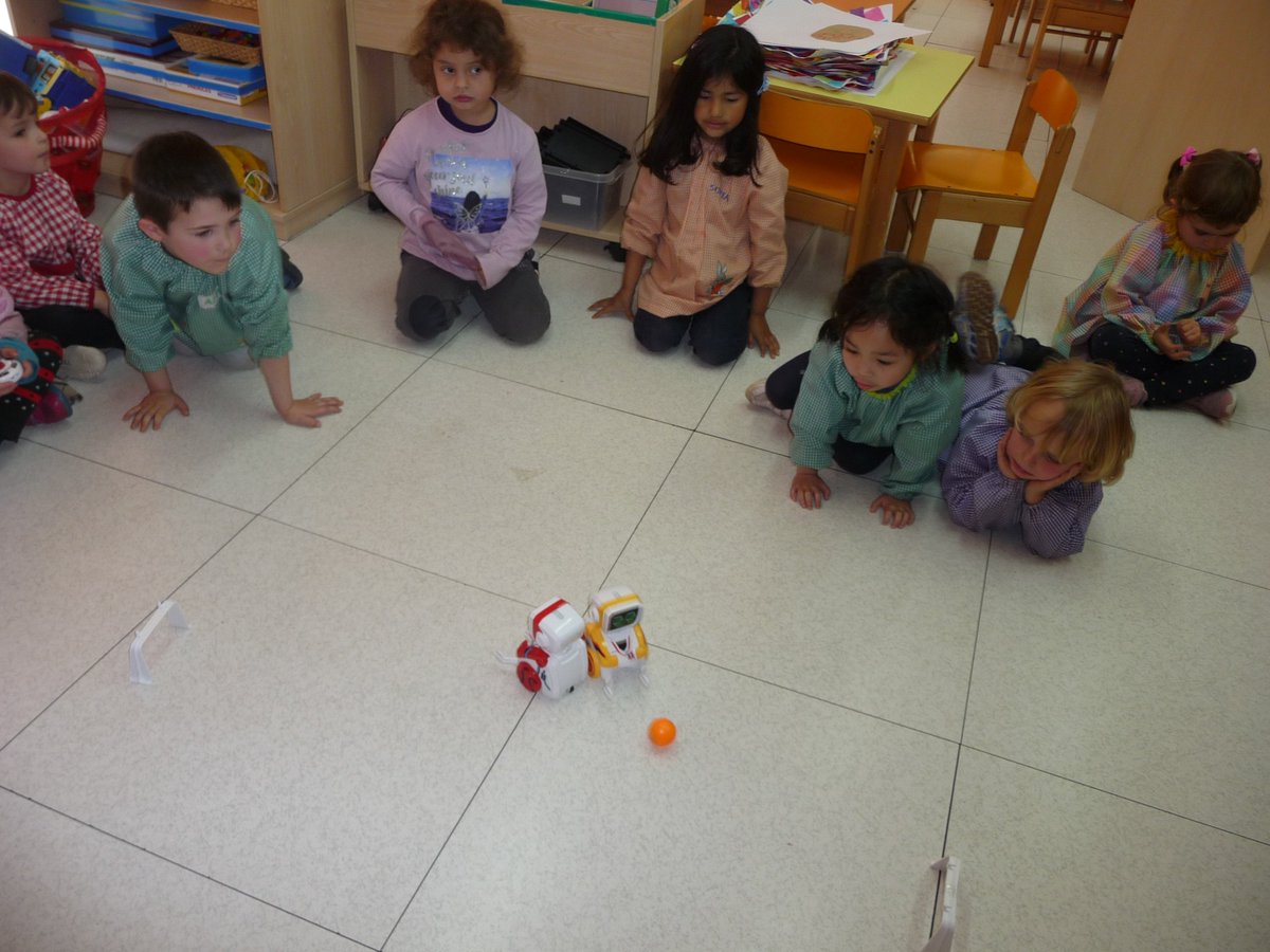 escolaSantMedir's tweet photo. Els darrers i diversos projectes a Infantil passen per conèixer l'obra de Miró, l'esport de l'escalada, la robòtica, el teatre i, com no, gaudir també de la festa de la primavera! #gransprojectes #infantil #creixemtotsjunts #escolaSantMedir #viula https://t.co/PlJzF67zFe https://t.co/aIeormckkO