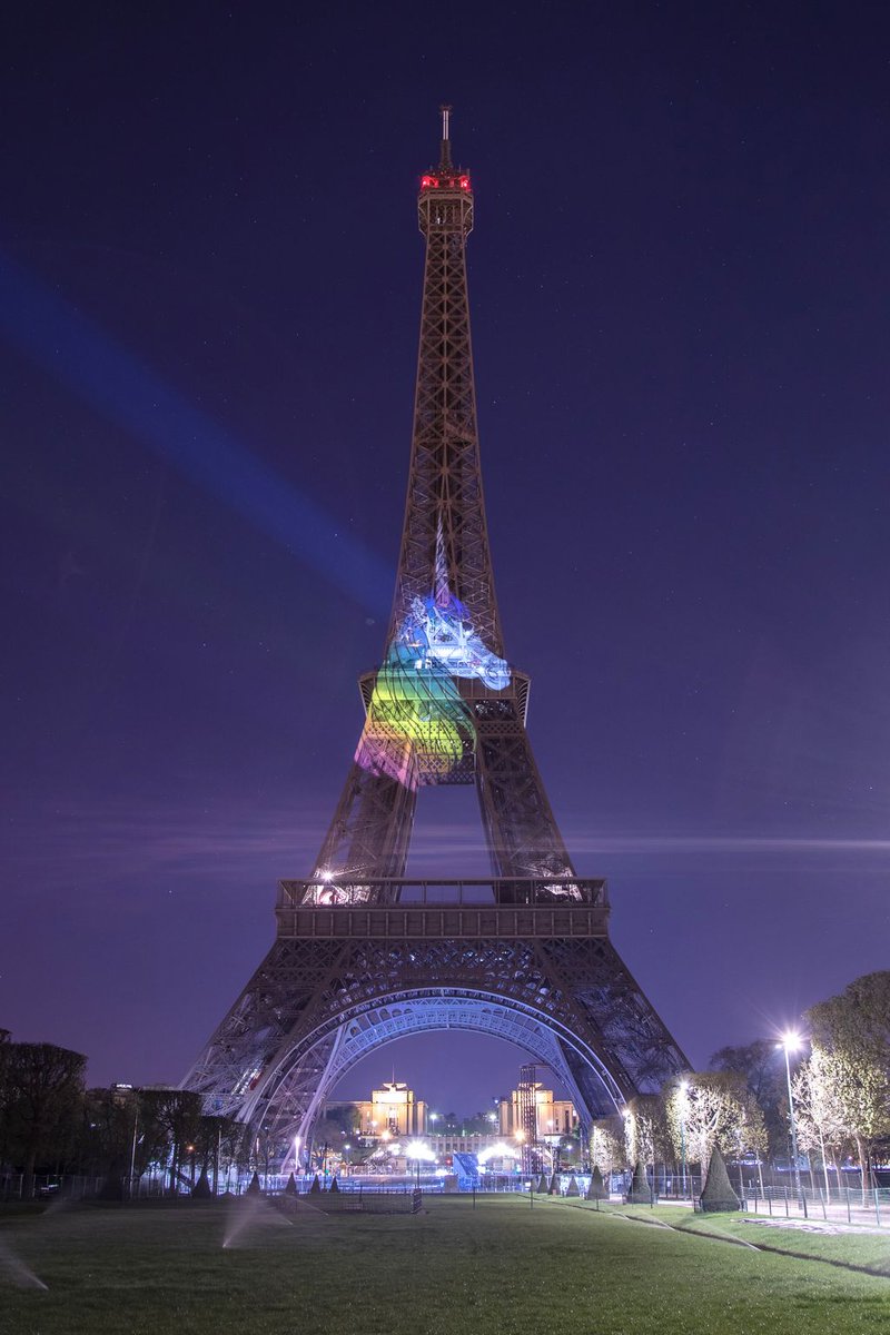 VogueFrance's tweet photo. Pour la Journée de la Licorne, la Tour Eiffel s'est métamorphosée sous l'impulsion de Merci Handy et John Hamon ! 🦄 
© Merci Handy x John Hamon https://t.co/CJ8UffTKIw