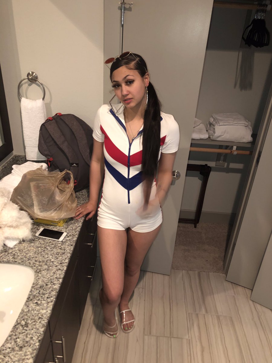 Youngkey__'s tweet photo. 💙❤️💙🖕🏼 https://t.co/F15cGawOZd