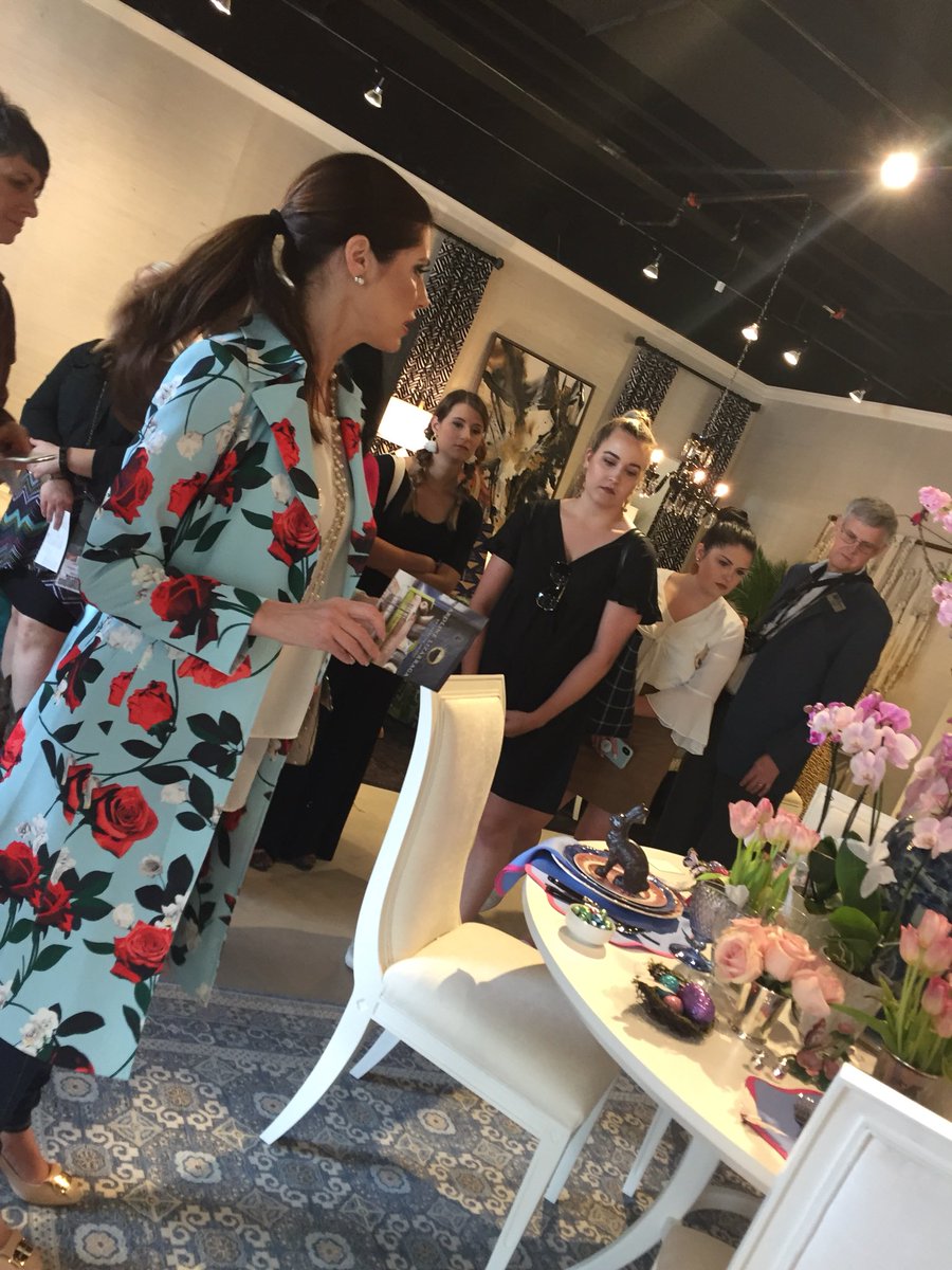 replacementsltd's tweet photo. A big thank you to the fabulous @shaylacopas for including Dining By Design on her Style Spotters tour of ‘must-see’ #HPMkt showrooms!  See it yourself at @AldenParkes! #replacementsltd #showhouseinashowroom #DesignOnHPMKT #diningbydesign https://t.co/bvrz2OvIWX