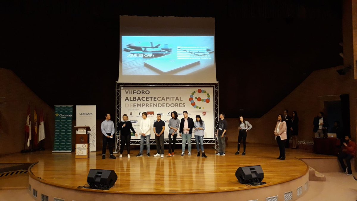 Ahora la gente votará a través de la web para elegir al ganador...
Suerte a los 5 !!! 

2/2