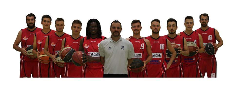 CSMVB_basket's tweet photo. Nos seniors gars sont en 1/4 de final de coupe de Vendée ce dimanche 14 avril à Mortagne Sur Sèvre face à Saint Georges de Montaigu. Venez nombreux pousser nos Rouges !!! 

Aller les Rouges ! 🏀🏆🔴🔴
@CDbasket85 https://t.co/EzodYi3cJB