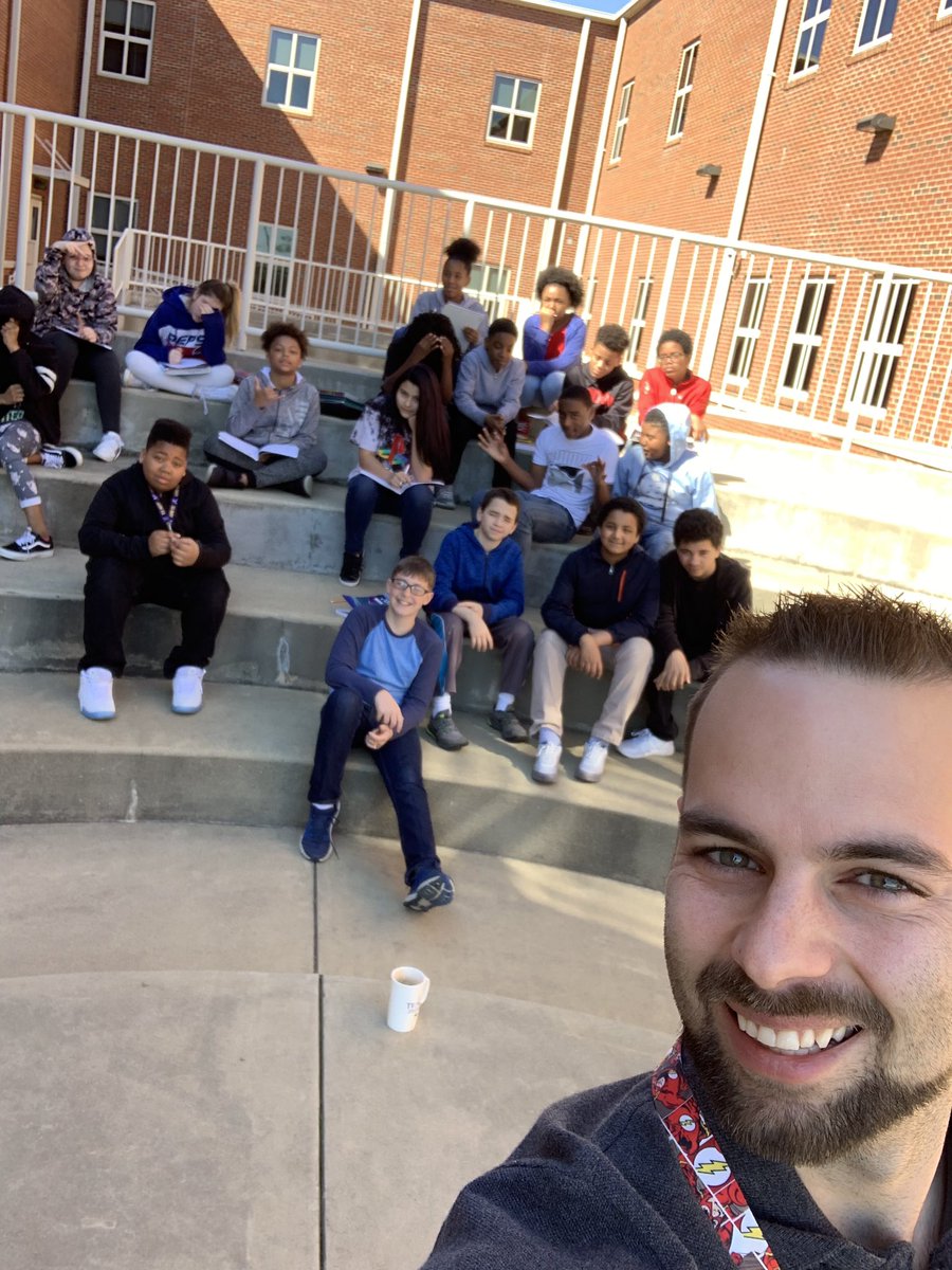 BrewerEducator's tweet photo. Pretty days are meant to be spent outside #OutdoorClassroom #BrewerTheEducator https://t.co/nQ5WdVeQsC