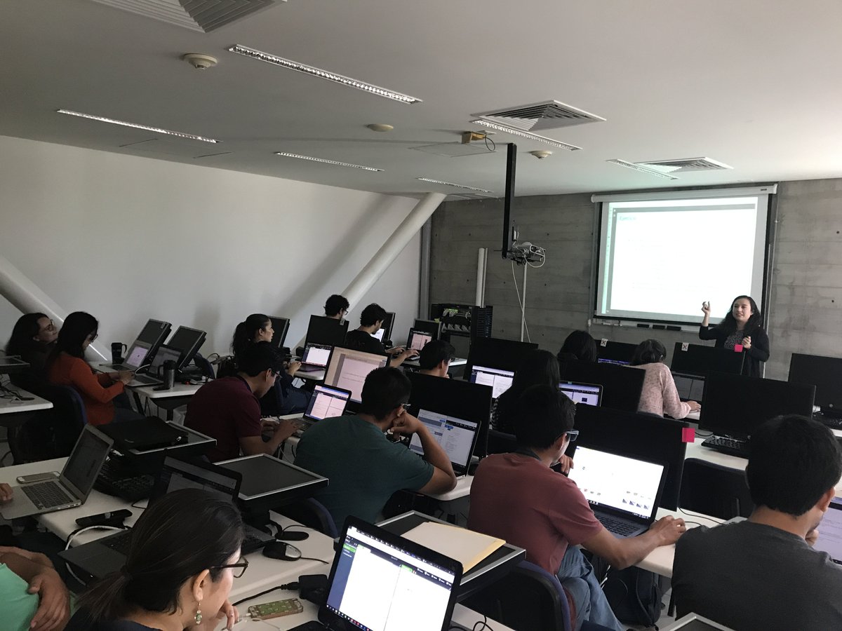 moreno_lab's tweet image. Our awesome Dr. @DayzuQ giving a workshop in #LaTeXproject at @langebiomx. 👩💻 #WomenCoding #LearnToCode #WomenInSTEM #MujeresEnLaCiencia