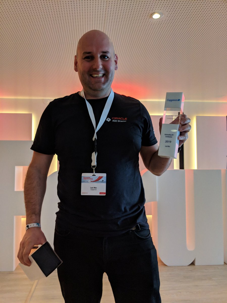 sanderrensen01's tweet photo. @Luisw19 @CapgeminiOracle API contribution award! #PaaSForum https://t.co/3pjior7L59