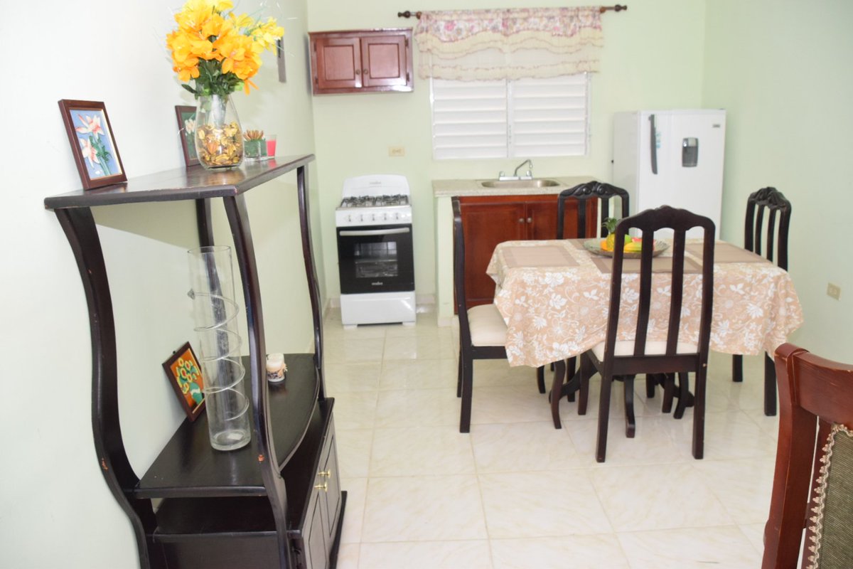 Imagen De Cocina Comedor Minimalista | Allora Kitchen