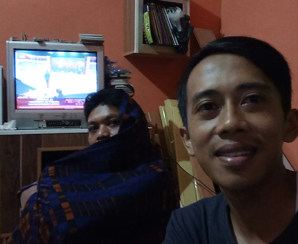 zoddyrizky's tweet photo. Biarkan kami yang menilai
#ILCJokowiVSPrabowo
@tvOneNews 
@ILCtv1 https://t.co/jWVCxVgzE7