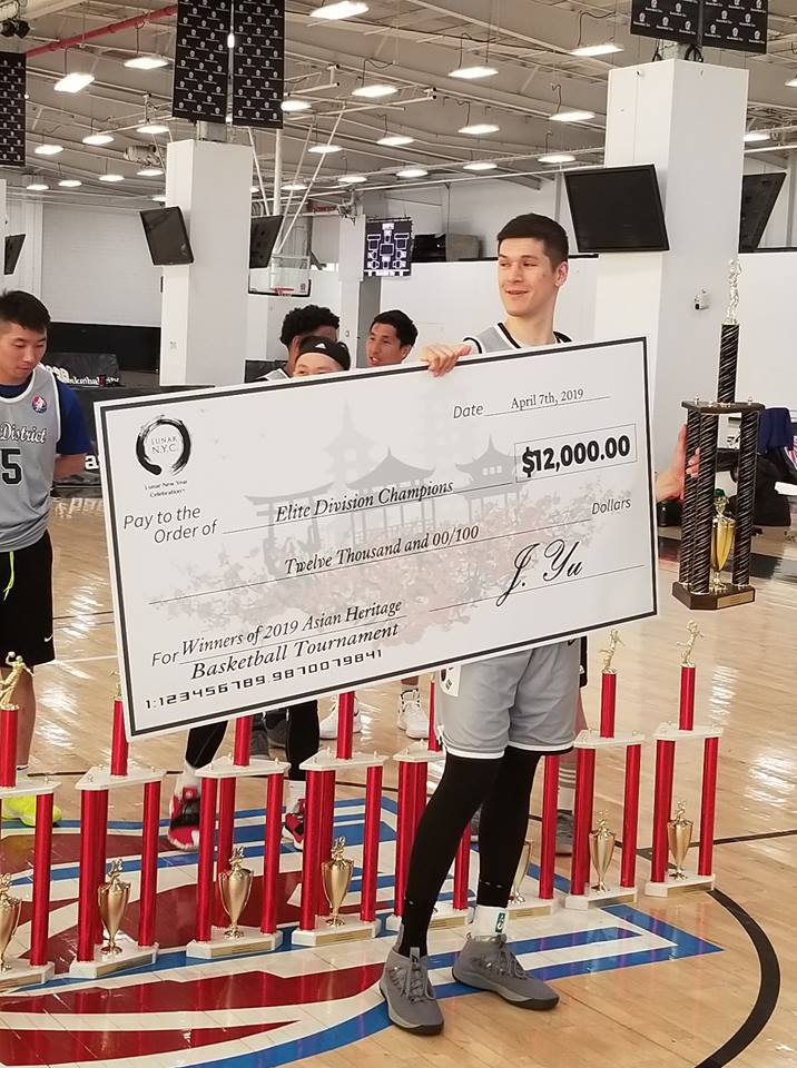 lunar_nyc's tweet photo. Team District our 2019 Elite Division Champions and winner of the largest educational prize in Asianhoops history in North America! Center of District, Joe Fontinet takes home the Elite MVP! @BasketballCity #lunarnyc #payitforward #themovement #basketball #asianhoops #ballislife https://t.co/ynhxrQUCnG