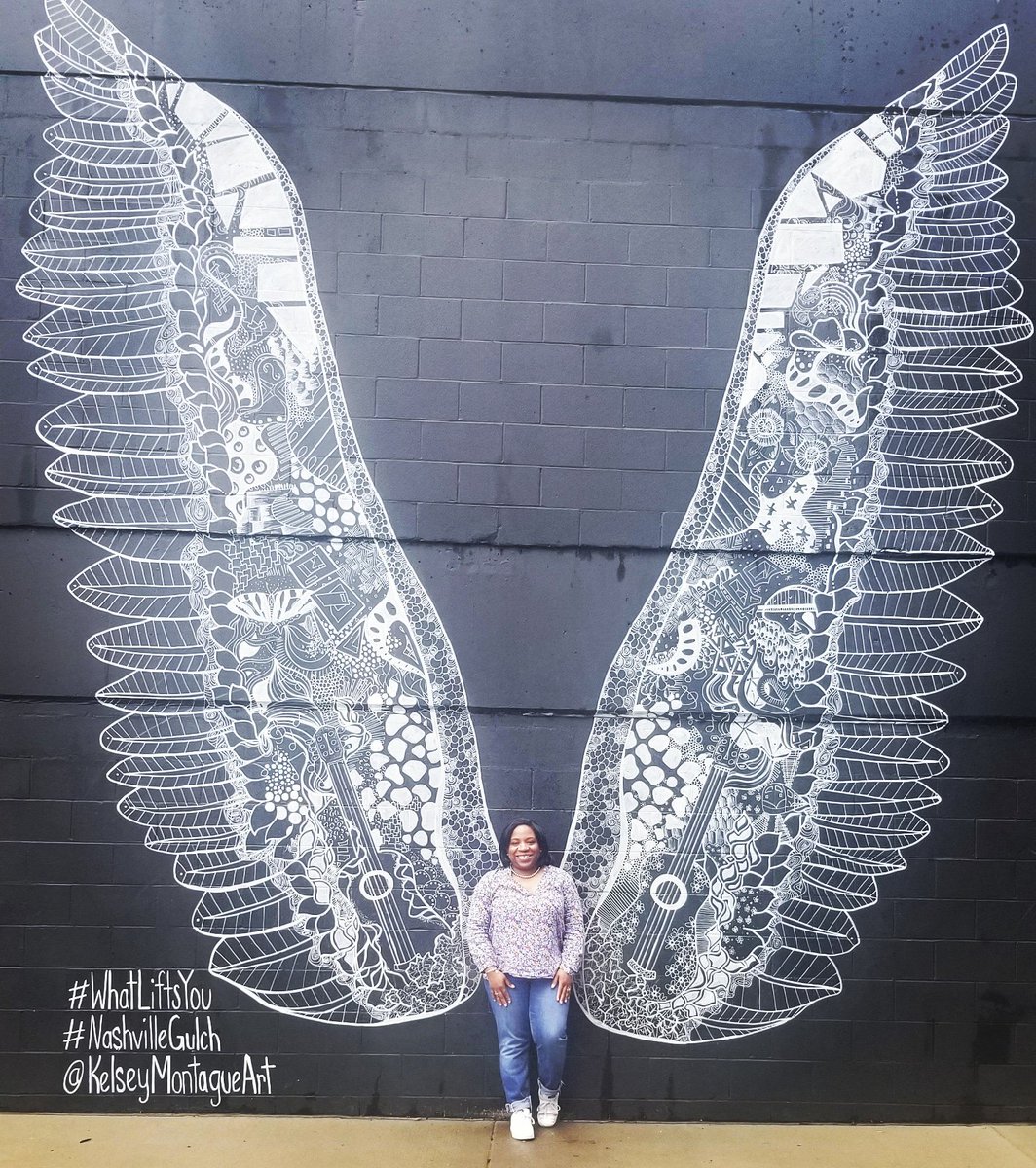 How will you know how far you can fly if you never spread your wings 🦋
#whatliftsyou #nashvillegulch #kelseymontagueart #streetart #art #butterfly #blackbutterfly #nashville #HR2019