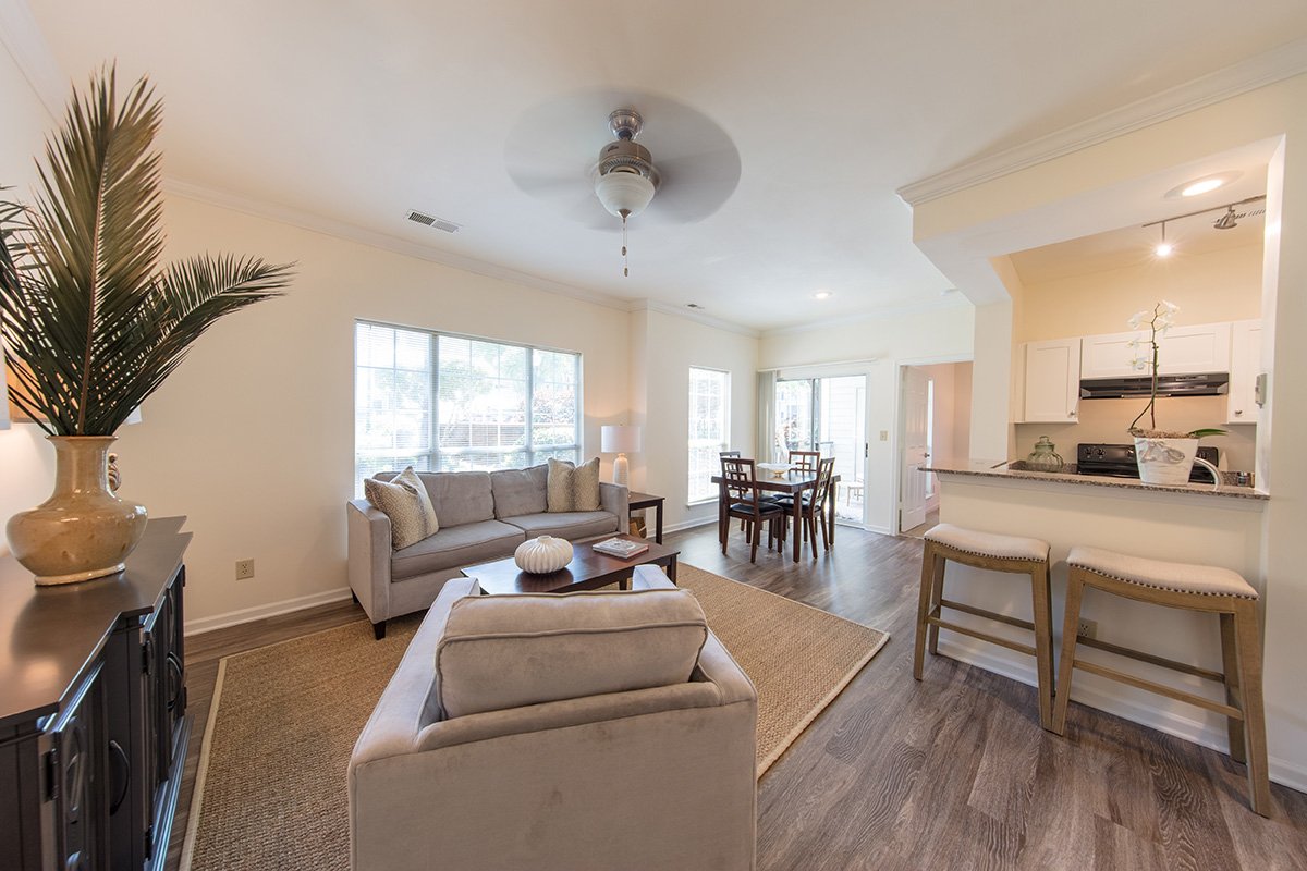 EstatesandCo's tweet photo. Moving to Columbia this spring? Stop by for a tour of 42 Magnolia this week. We know you’ll love their convenient Forest Acres location and all of the amenities that they have to offer their residents. https://t.co/1Cu18A1UGf