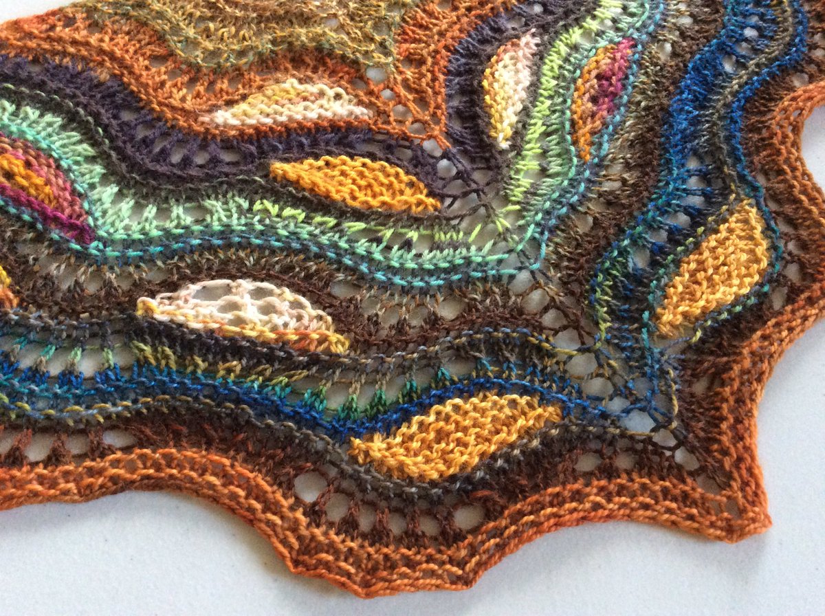 ilga_leja's tweet image. Finished blocking a new swatch. #ilgadesigning #swatching #shortrowknitting #laceknitting #colorknitting #intarsia