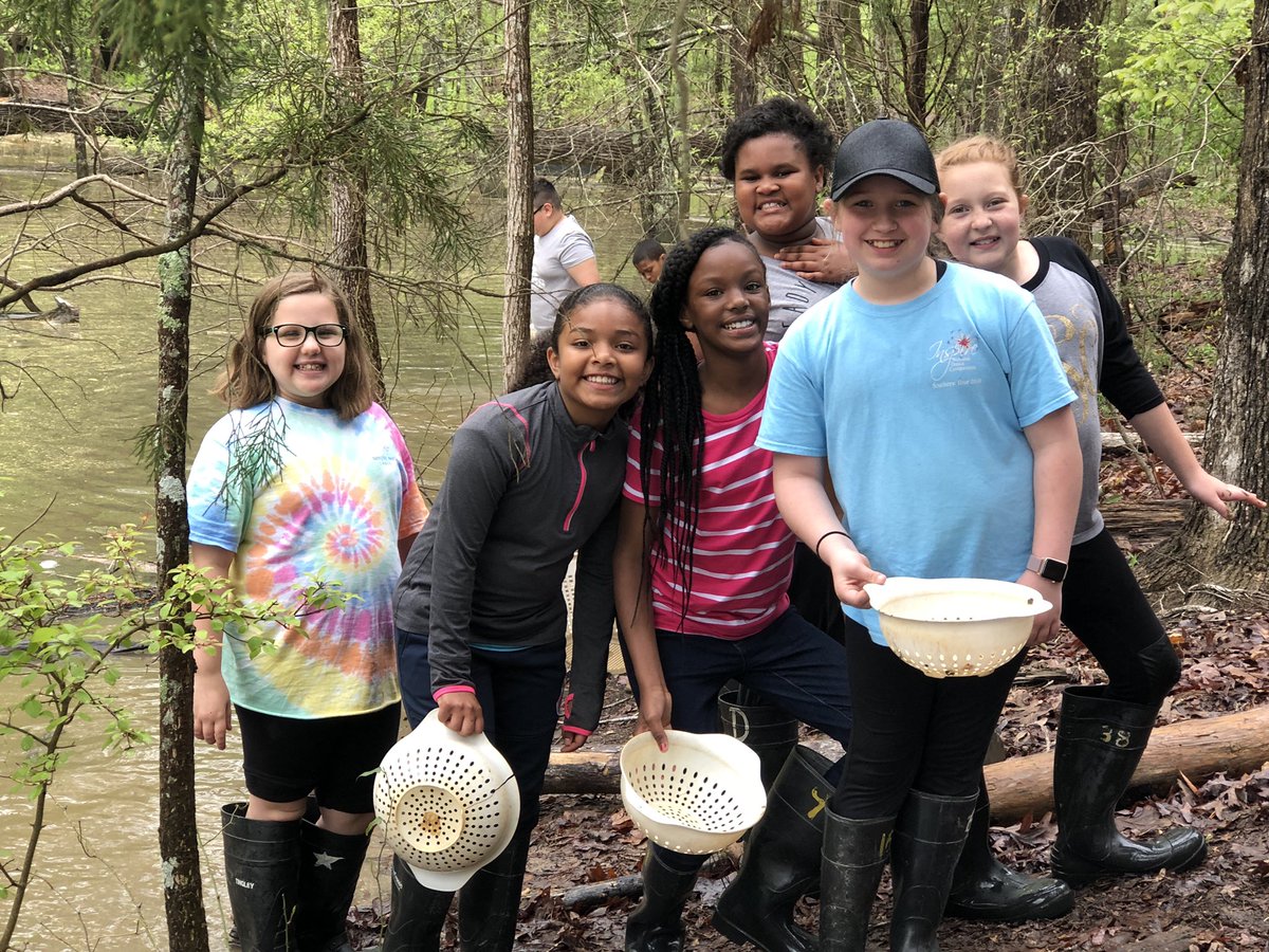 MrsBJohnson5thG's tweet photo. A little aquatic ecology! @wmirvinelem @OfficialTBird #irvinignites #raisethebar https://t.co/dzlFO1ew63