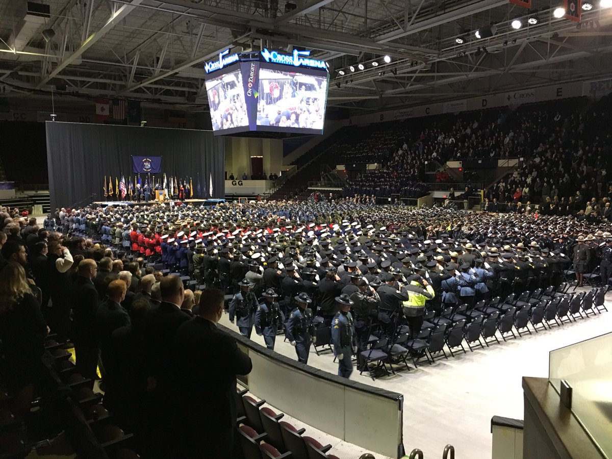 ShannonMossTV's tweet photo. 3,000 strong at the funeral for Maine State Police Detective Ben Campbell’s funeral. Hearts are indeed heavy today. #NEWSCENTERmaine https://t.co/zNHm7PhCvt