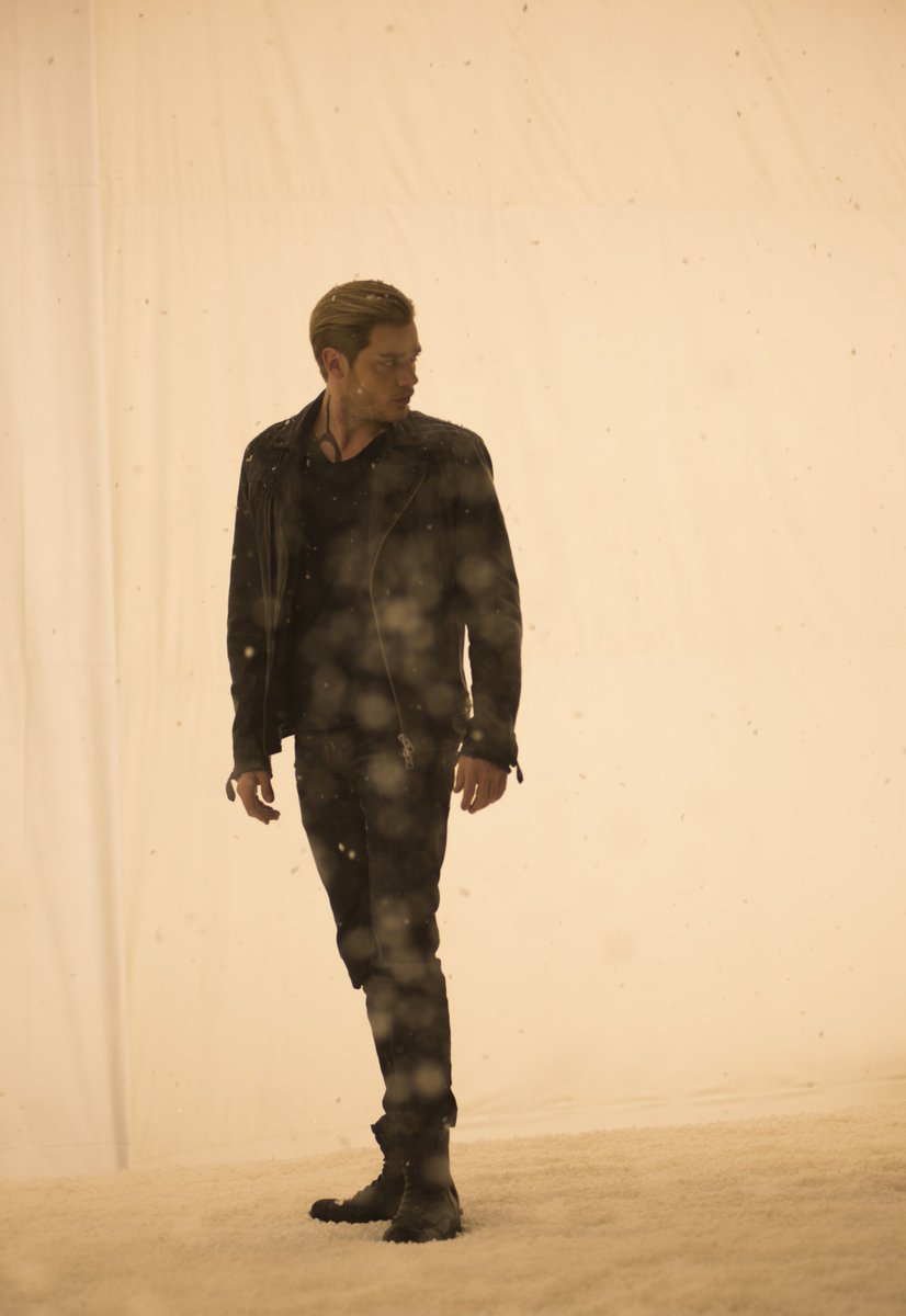 iimevam's tweet photo. Dom and Kat doing photoshoot again. https://t.co/1NYlcFS15y
