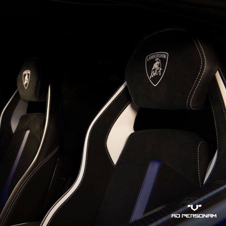 lamborghiniorl's tweet image. Get your personalized Aventador SVJ with the Venere configuration: Bianco Leda and Blu Sideris leather inserts will make your seats utterly unique. Available with the Ad Personam customization program. #AdPersonam #MakeItUnique #Lamborghini #AventadorSVJ dlvr.it/R2TRyX