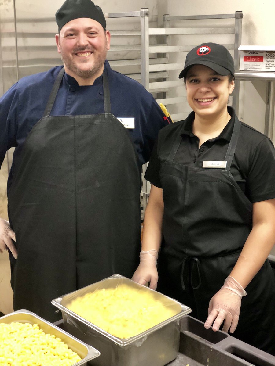 unfdining's tweet photo. Today you may see some familiar faces in new places! We build our people by providing unique opportunities and room for growth. These associates have switched units today to gain more experience and develop their skills! #webuildinclusion #altogethergreat @ChartwellsHE https://t.co/f51spD8QF4