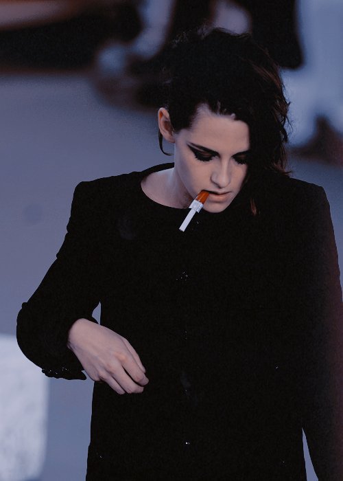 ofhexinqs's tweet image. Dropped out of school, now I'm dumb rich.